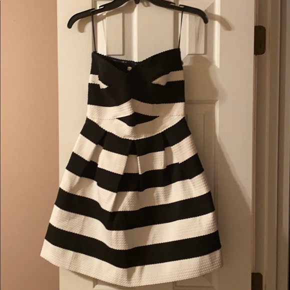 Have Dresses & Skirts - Strapless dress